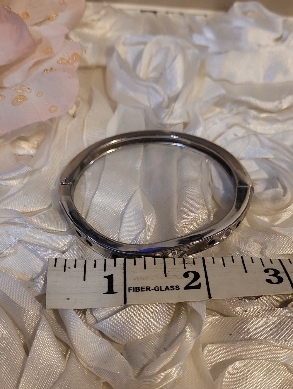 Bangle Rhinestone Bracelet Band. - Picture 4 of 10
